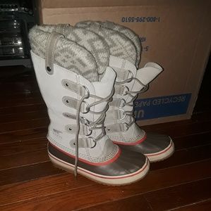 Sorel women's size 6.5 snow boots